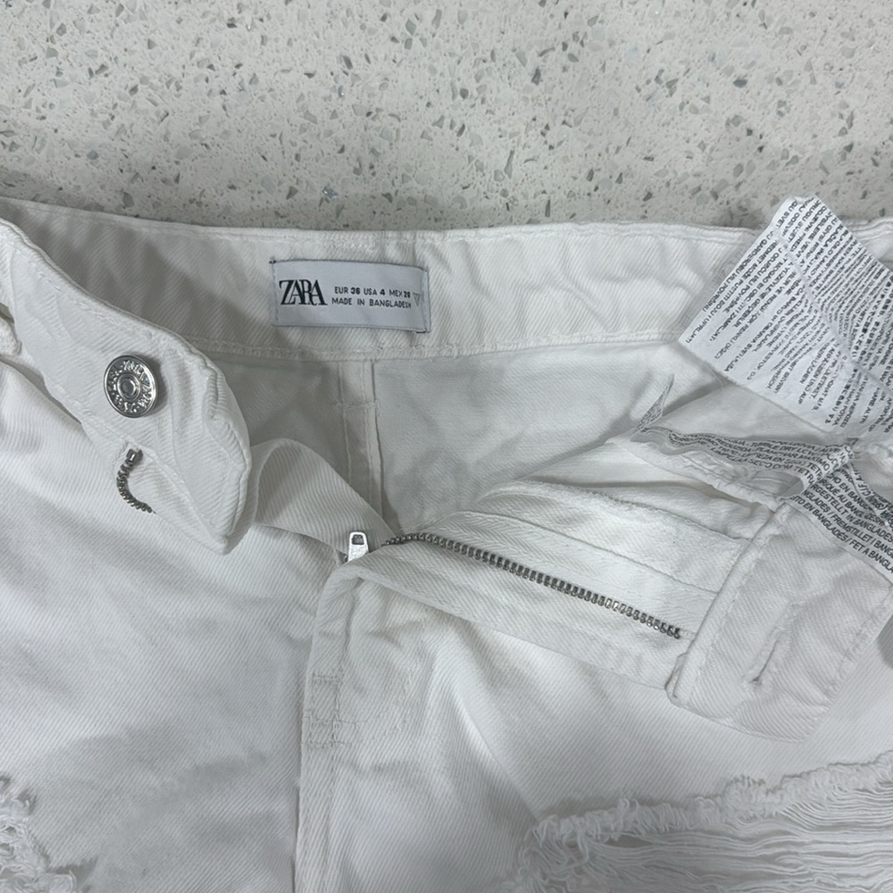 WHITE HIGH RISE ZARA SHORTS